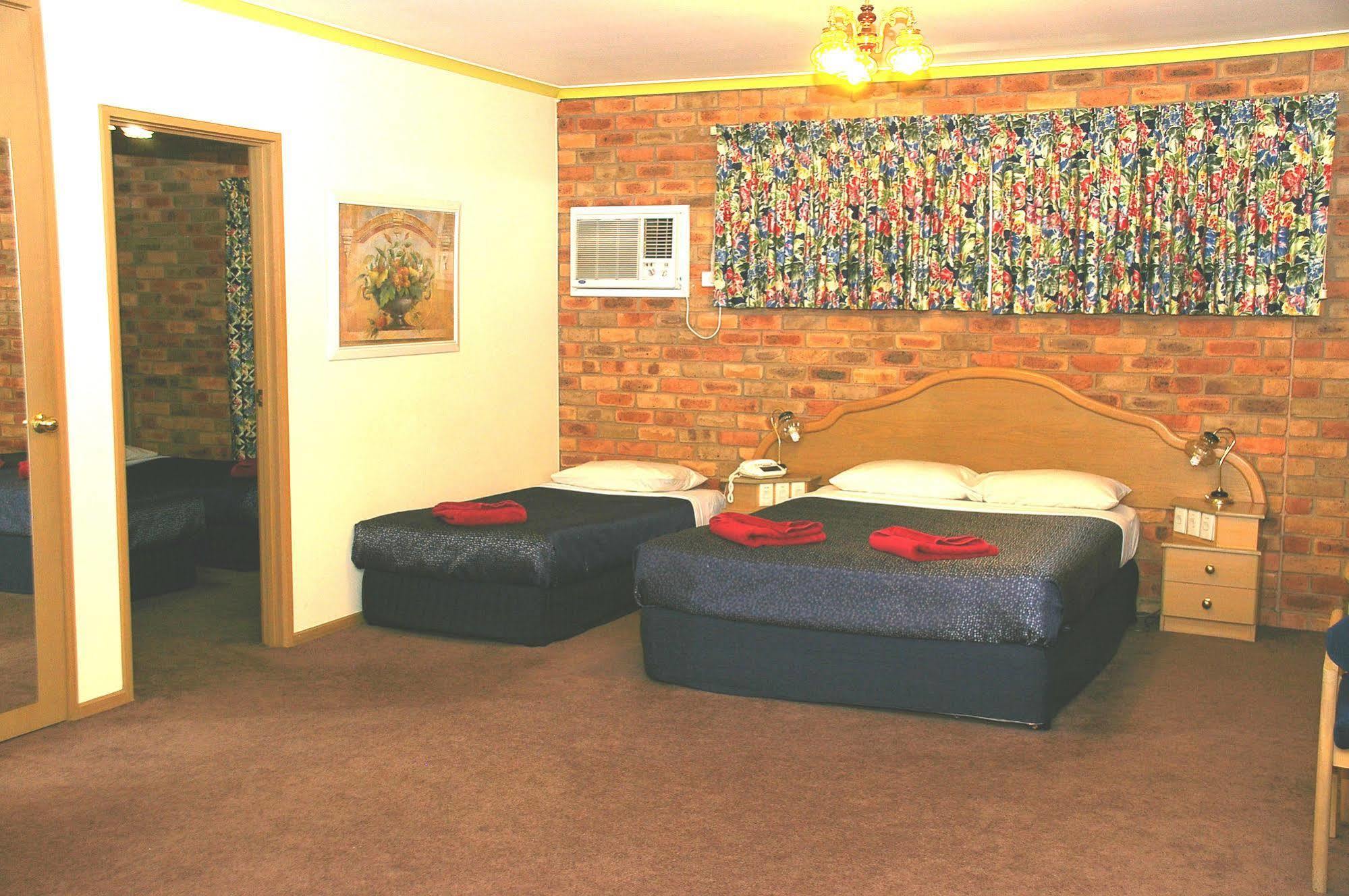 Pines Country Club Motor Inn Shepparton Exteriér fotografie